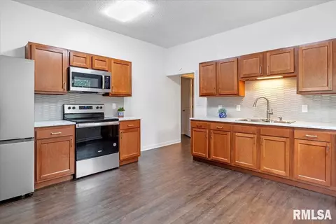 615 E Mcclernand Ave, Springfield, IL 62702 photo 8