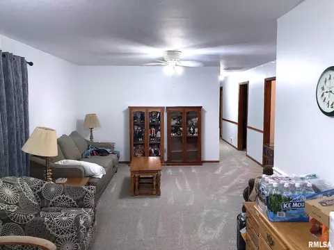 2208 Croydon Dr, Springfield, IL 62703 photo 8