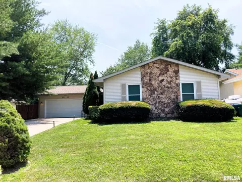 2208 Croydon Dr, Springfield, IL 62703 photo 2