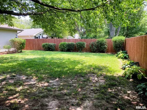 2208 Croydon Dr, Springfield, IL 62703 photo 5