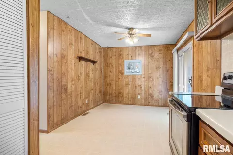2824 Cardigan Dr, Springfield, IL 62702 photo 9