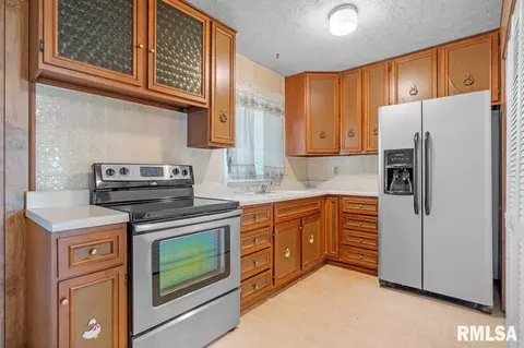 2824 Cardigan Dr, Springfield, IL 62702 photo 8