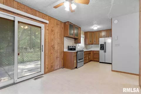 2824 Cardigan Dr, Springfield, IL 62702 photo 6