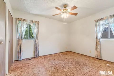2824 Cardigan Dr, Springfield, IL 62702 photo 11