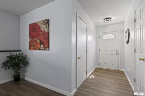 4005 Grimik Dr, Springfield, IL 62707 photo 2