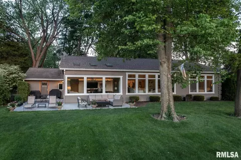 5025 Spyglass Hl, Quincy, IL 62305