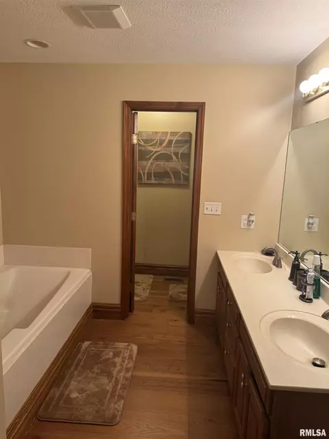 2521 Shadow Chaser Dr, Springfield, IL 62711 photo 8