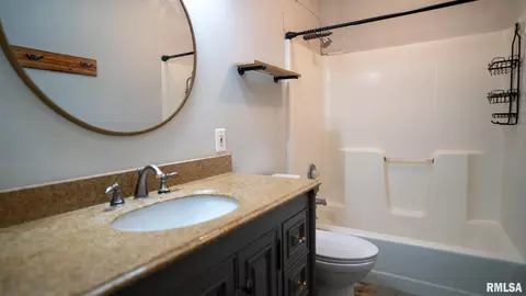 802 Winters St, Augusta, IL 62311 photo 18