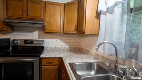 802 Winters St, Augusta, IL 62311 photo 12