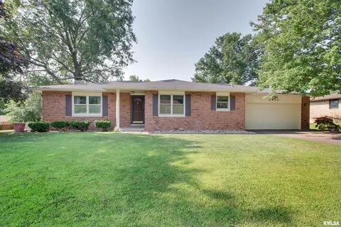 2940 Kingsridge Dr, Quincy, IL 62301