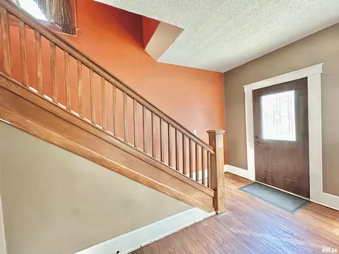 102 E Lower St, Abingdon, IL 61410 photo 11