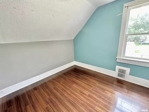 102 E Lower St, Abingdon, IL 61410 photo 20