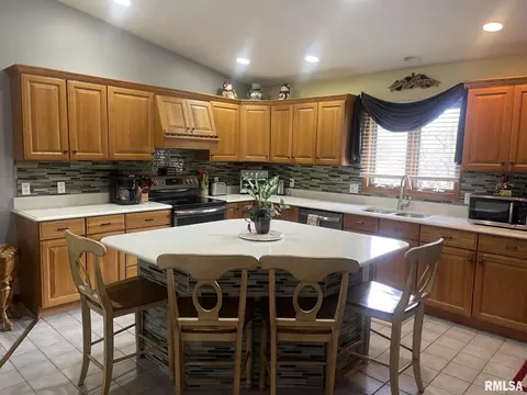 Kitchen - 5001 Wildcat Run, Springfield, IL 62711 photo 1 of 2