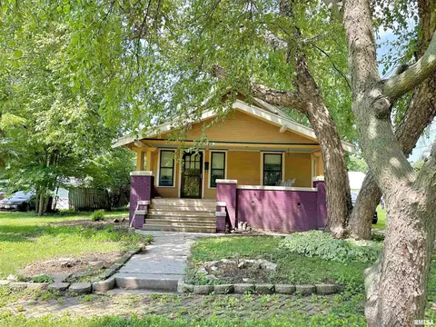 120 Arnold St, Galesburg, IL 61401