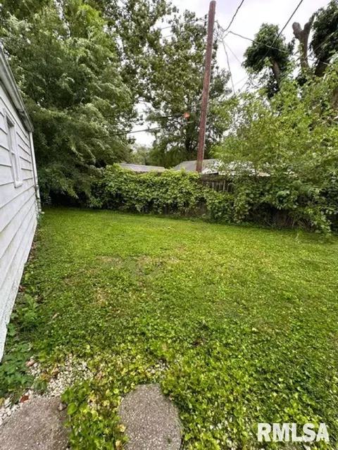 1 Allison Ct, Springfield, IL 62703 photo 2