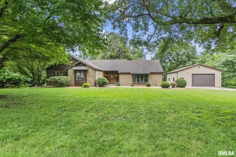 2656 Windfall Dr, Sherman, IL 62684