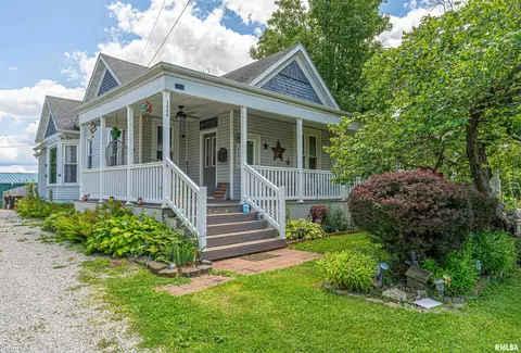 1006 Wyatt Ave, Lincoln, IL 62656