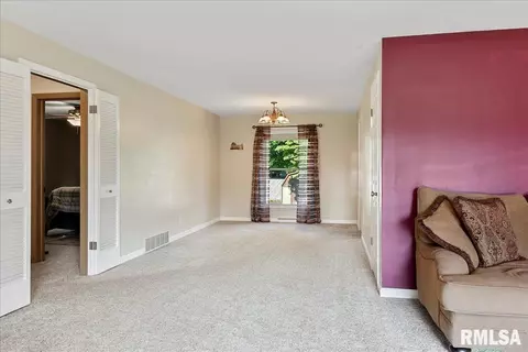 33 Marian Ln, Springfield, IL 62704 photo 9