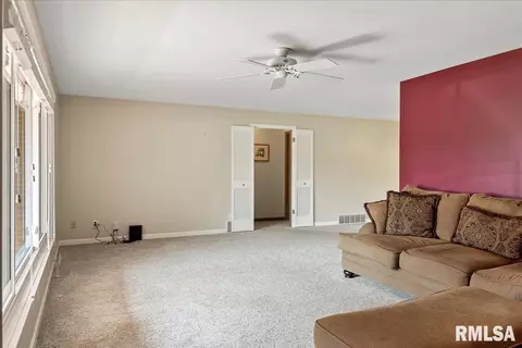 33 Marian Ln, Springfield, IL 62704 photo 5