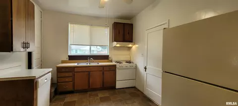 2105 Elizabeth St, Springfield, IL 62702 photo 19