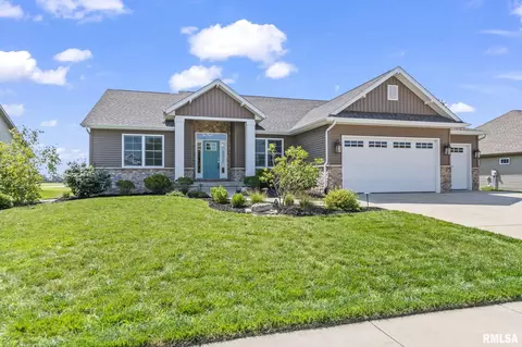 321 Huntington Rd, Chatham, IL 62629