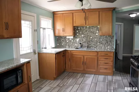 2021 N 21st St, Springfield, IL 62702 photo 6
