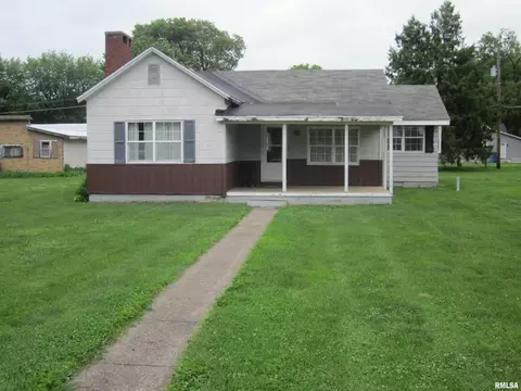 506 W Arch St, Mason City, IL 62664