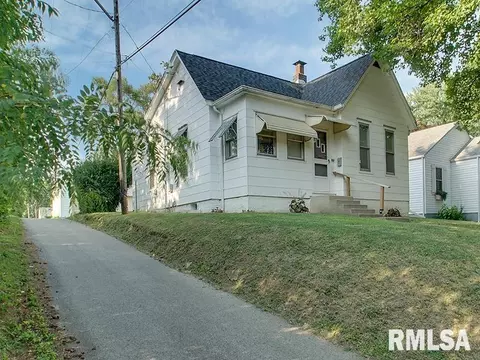 521 Wood Ave, Springfield, IL 62702 photo 2