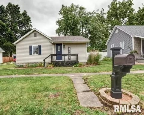 206 E Lincoln St, Edinburg, IL 62531