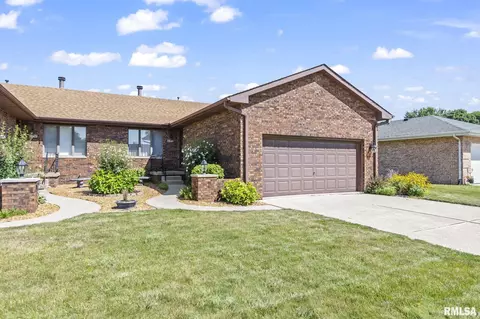 3105 Turning Mill Dr, Springfield, IL 62704
