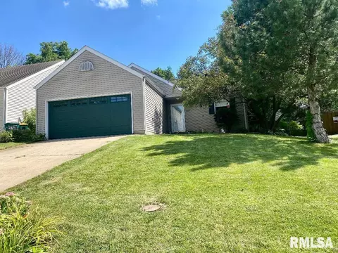 1608 Brenda Ct, Springfield, IL 62702 photo 2