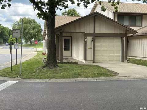 23 Redwood Ln, Springfield, IL 62704