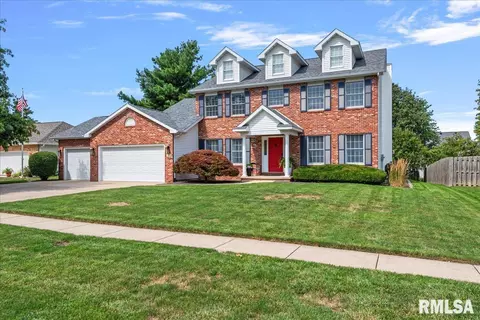 125 Manor Hill Dr, Chatham, IL 62629