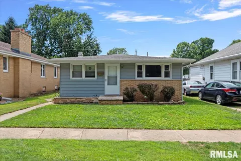 2421 S 15th St, Springfield, IL 62703