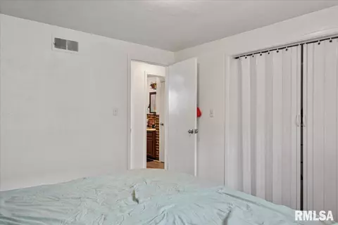 2421 S 15th St, Springfield, IL 62703 photo 13