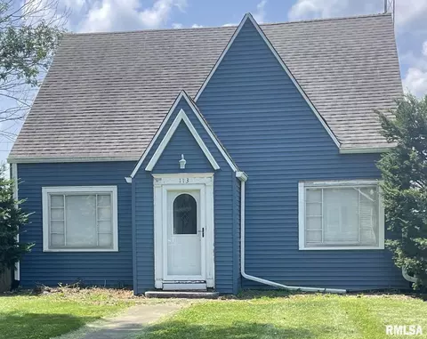 113 N 4th St, Hartsburg, IL 62643