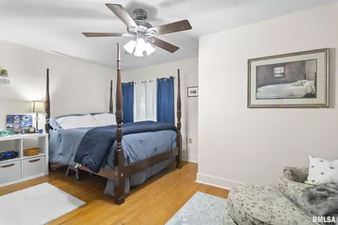 Bedroom - 1518 N 3rd St, Springfield, IL 62702 photo 3 of 7