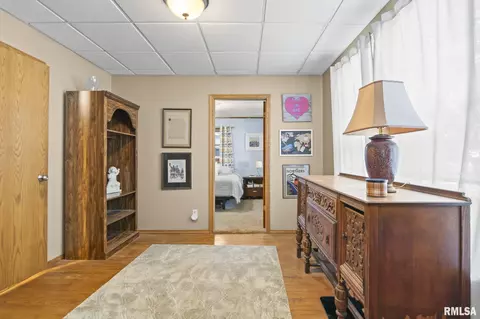 Entry Way - 1518 N 3rd St, Springfield, IL 62702 photo 4 of 9