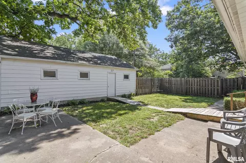 Exterior - 1518 N 3rd St, Springfield, IL 62702 photo 4 of 7