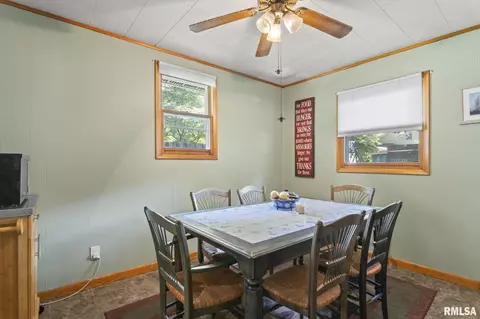 Dining - 1518 N 3rd St, Springfield, IL 62702 photo 3 of 3