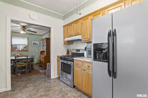 Kitchen - 1518 N 3rd St, Springfield, IL 62702 photo 1 of 3