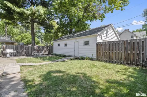 Exterior - 1518 N 3rd St, Springfield, IL 62702 photo 6 of 7