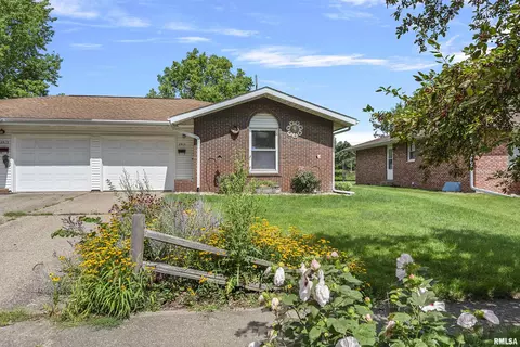 2515 Delaware Dr, Springfield, IL 62702