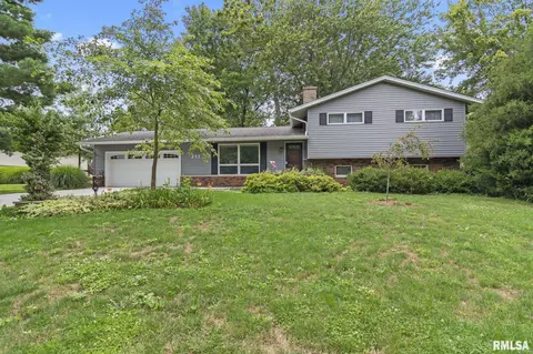 213 Twin Oaks Dr, Rochester, IL 62563