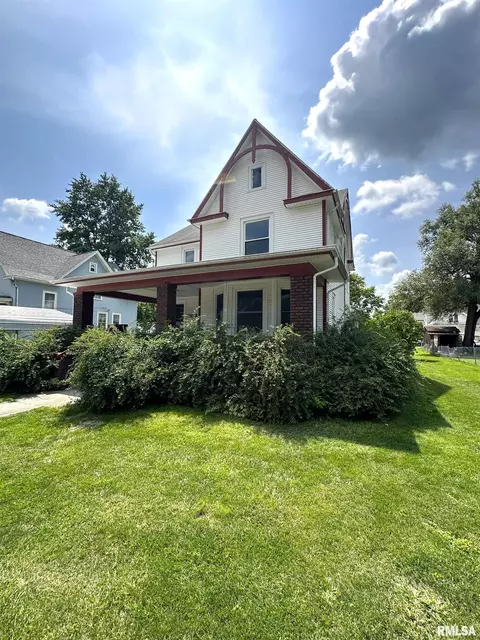 104 N Carlysle Ave, Abingdon, IL 61410