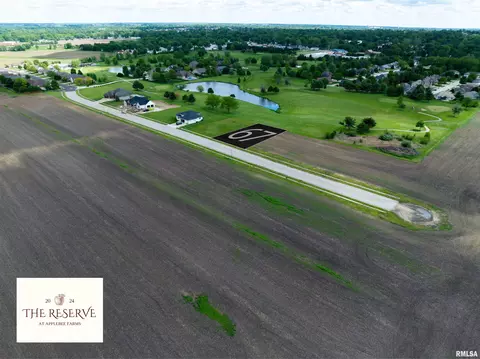 67 Applebee Farms Dr, Jacksonville, IL 62650