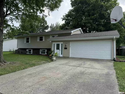 Exterior - 3113 Rutgers Dr, Springfield, IL 62704 photo 4 of 5