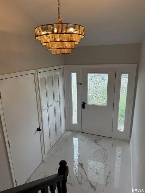 Entry Way - 3113 Rutgers Dr, Springfield, IL 62704 photo 1 of 8