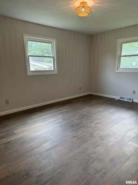 Bedroom - 3113 Rutgers Dr, Springfield, IL 62704 photo 3 of 3