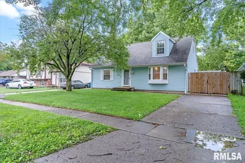 1951 Stonehenge Rd, Springfield, IL 62702